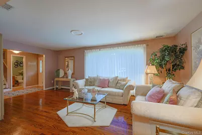 7 San Giacomo Drive, New Windsor, NY 12553 - Photo 9