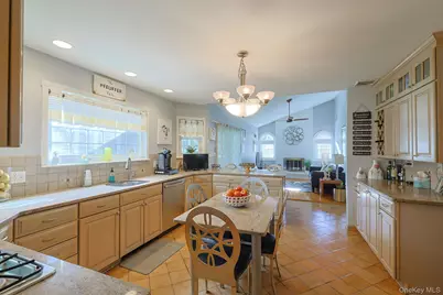 7 San Giacomo Drive, New Windsor, NY 12553 - Photo 13