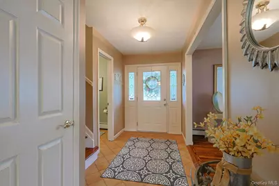 7 San Giacomo Drive, New Windsor, NY 12553 - Photo 5