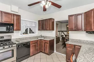 140 Rockaway Pkwy, Valley Stream, NY 11580 - Photo 9
