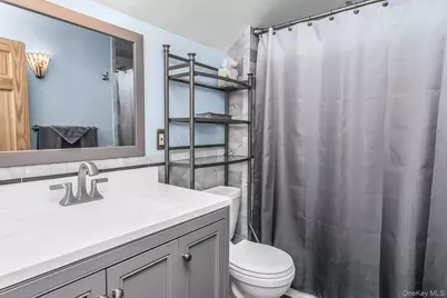 140 Rockaway Parkway, Valley Stream, NY 11580 - Photo 19