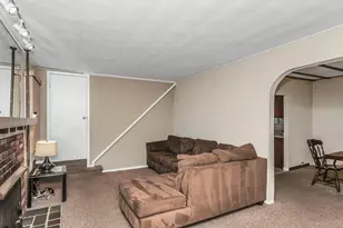 140 Rockaway Pkwy, Valley Stream, NY 11580 - Photo 5