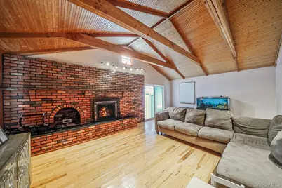 10 Nehring Avenue, Babylon, NY 11702 - Photo 5