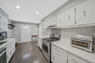 10 Nehring Ave, Babylon, NY 11702 - Photo 9