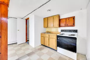 110 Penataquit Ave, Bay Shore, NY 11706 - Photo 25