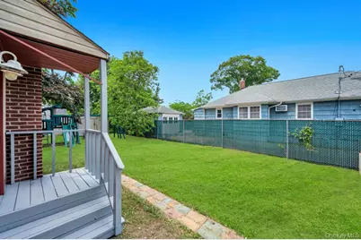 110 Penataquit Avenue, Bay Shore, NY 11706 - Photo 7