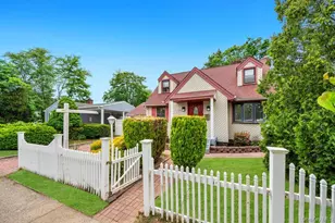 110 Penataquit Ave, Bay Shore, NY 11706 - Photo 3