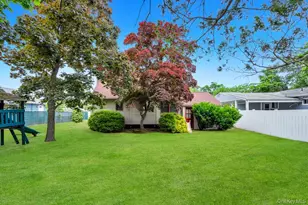 110 Penataquit Ave, Bay Shore, NY 11706 - Photo 5