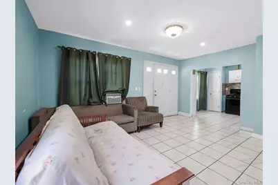 72 Pleasant Avenue, Roosevelt, NY 11575 - Photo 5