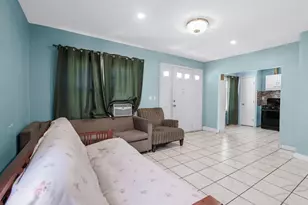 72 Pleasant Ave, Roosevelt, NY 11575 - Photo 5