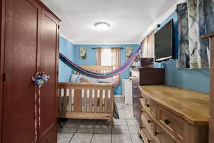 72 Pleasant Ave, Roosevelt, NY 11575 - Photo 9