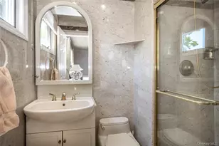12 Lark Ave, White Plains, NY 10607 - Photo 21