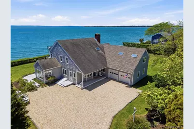 90 Peconic Avenue, Shelter Island, NY 11964 - Photo 1