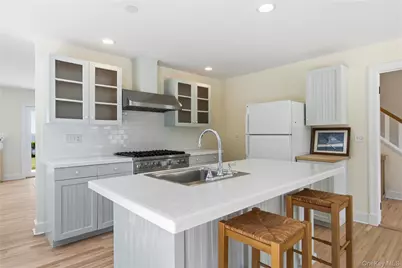 90 Peconic Avenue, Shelter Island, NY 11964 - Photo 17