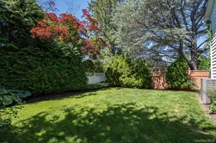 26 Quaker Ln, Farmingdale, NY 11735 - Photo 29