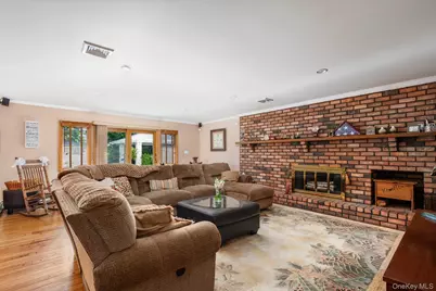 26 Quaker Lane, Farmingdale, NY 11735 - Photo 15