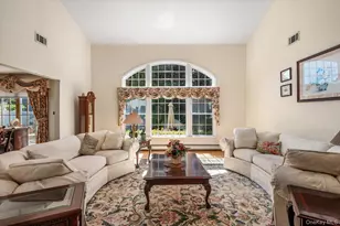 26 Quaker Ln, Farmingdale, NY 11735 - Photo 7
