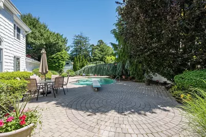 26 Quaker Lane, Farmingdale, NY 11735 - Photo 33