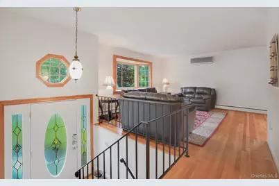 51 Sutton Park Road, Poughkeepsie, NY 12603 - Photo 11