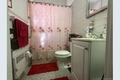 6050 Putnam Avenue, Ridgewood, NY 11385 - Photo 7