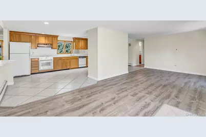 23 Campus Lane, Ronkonkoma, NY 11779 - Photo 7