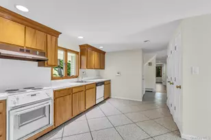 23 Campus Ln, Ronkonkoma, NY 11779 - Photo 9