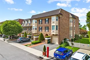 207-23 Darren Dr, Bayside, NY 11360 - Photo 21