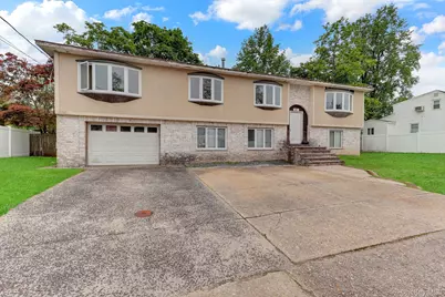 41 Fremont Street, Lindenhurst, NY 11757 - Photo 3