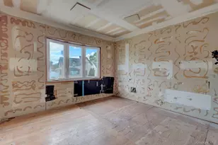 41 Fremont St, Lindenhurst, NY 11757 - Photo 11