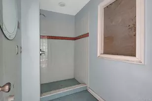41 Fremont St, Lindenhurst, NY 11757 - Photo 13