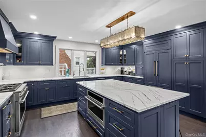 246 Oak Street, Bellmore, NY 11710 - Photo 9