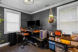 246 Oak St, Bellmore, NY 11710 - Photo 25