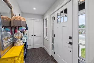246 Oak St, Bellmore, NY 11710 - Photo 23