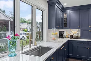246 Oak St, Bellmore, NY 11710 - Photo 11