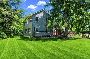 612 Blue Point Rd, Holtsville, NY 11742 - Photo 39