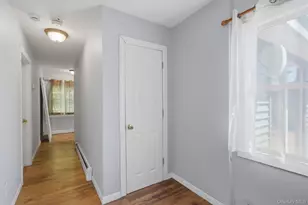 612 Blue Point Rd, Holtsville, NY 11742 - Photo 21