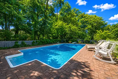 612 Blue Point Road, Holtsville, NY 11742 - Photo 33