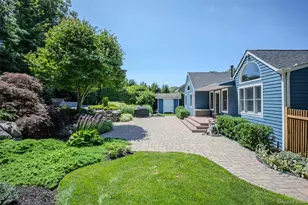 5 Soundview Dr, Rocky Point, NY 11778 - Photo 5