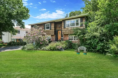 4 Dogwood Avenue, Farmingville, NY 11738 - Photo 3