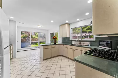 126 Bagatelle Road, Melville, NY 11747 - Photo 21