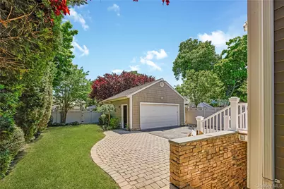 20 Woods Place, Rockville Centre, NY 11570 - Photo 5