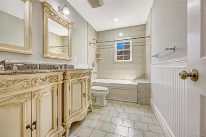 20 Woods Place, Rockville Centre, NY 11570 - Photo 27