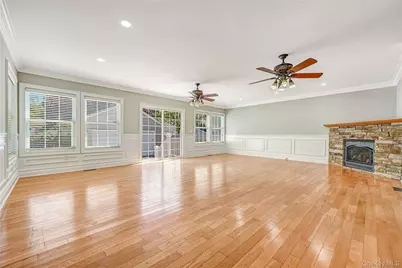 20 Woods Place, Rockville Centre, NY 11570 - Photo 19