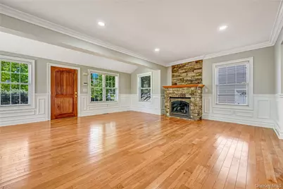 20 Woods Place, Rockville Centre, NY 11570 - Photo 7
