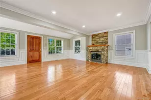 20 Woods Pl, Rockville Centre, NY 11570 - Photo 7