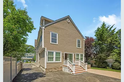 20 Woods Place, Rockville Centre, NY 11570 - Photo 3