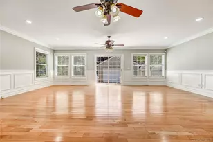 20 Woods Pl, Rockville Centre, NY 11570 - Photo 15