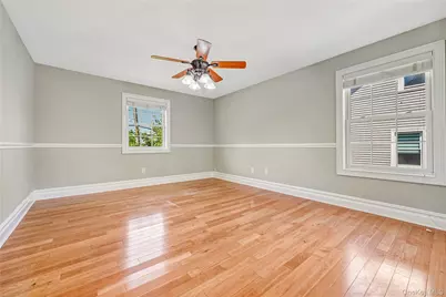 20 Woods Place, Rockville Centre, NY 11570 - Photo 29