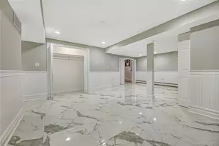 20 Woods Pl, Rockville Centre, NY 11570 - Photo 33