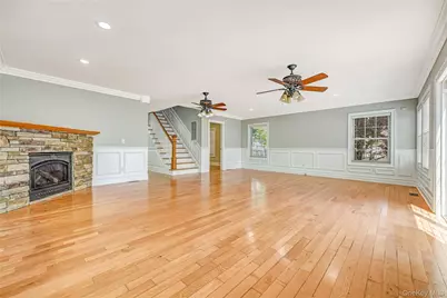20 Woods Place, Rockville Centre, NY 11570 - Photo 17